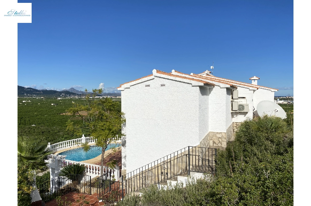Villa in Oliva(Sant Pere) te koop, woonoppervlakte 119 m², Bouwjaar 1991, Staat gemoderniseerd, Airconditioning, grondstuk 897 m², 3 slapkamer, 2 badkamer, Zwembad, ref.: GC-3221-35