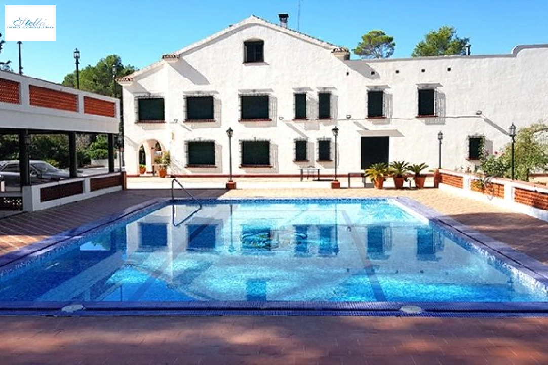 Villa in Gandia te koop, woonoppervlakte 1300 m², grondstuk 200000 m², 20 badkamer, ref.: BS-3974641-43