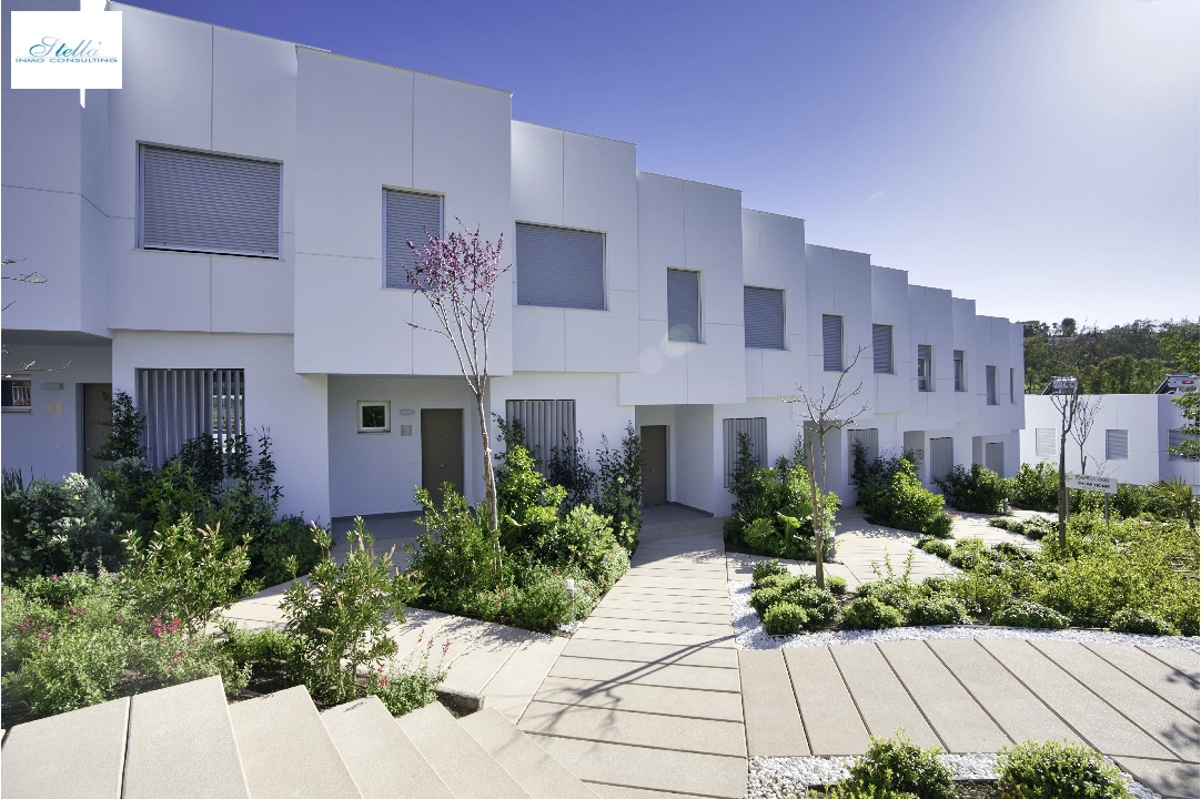 Stadthaus in Estepona(Estepona Golf) te koop, woonoppervlakte 225 m², grondstuk 272 m², 3 slapkamer, 3 badkamer, Zwembad, ref.: TW-GREEN-GOLF-30-18