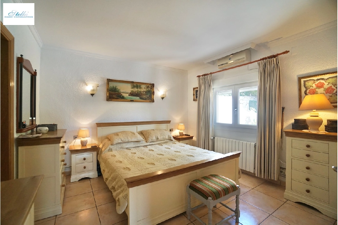 Villa in Moraira(Arnella) te koop, woonoppervlakte 176 m², grondstuk 829 m², 3 slapkamer, 3 badkamer, Zwembad, ref.: CA-H-1668-AMBE-14