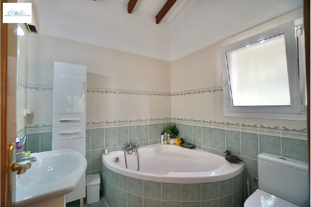 Villa in Moraira(Arnella) te koop, woonoppervlakte 176 m², grondstuk 829 m², 3 slapkamer, 3 badkamer, Zwembad, ref.: CA-H-1668-AMBE-16