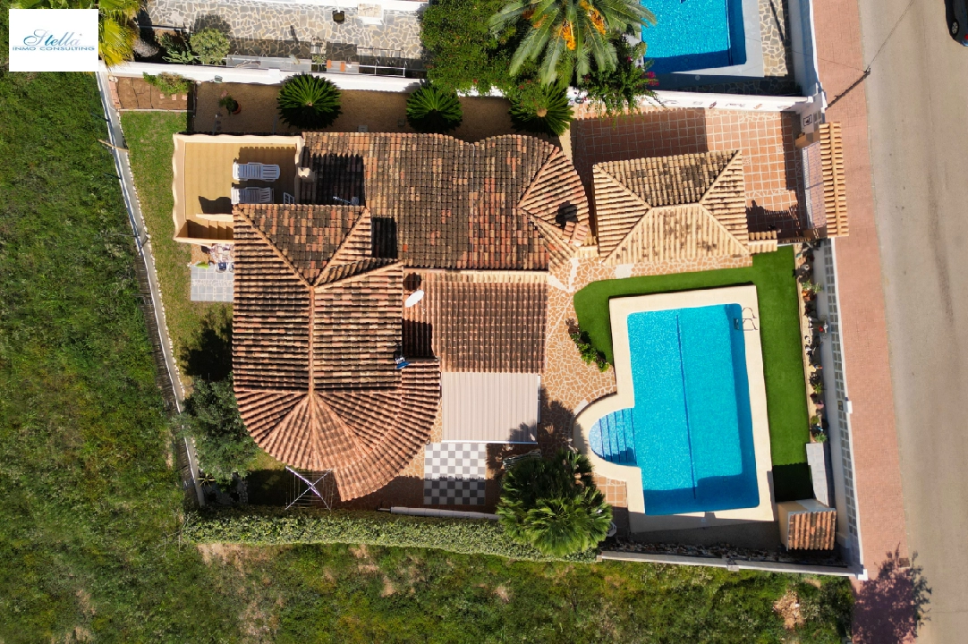 Villa in Els Poblets(Partida Gironets) te koop, woonoppervlakte 175 m², Bouwjaar 1982, Staat netjes, + KLIMA, Airconditioning, grondstuk 585 m², 3 slapkamer, 3 badkamer, Zwembad, ref.: RG-0523-8