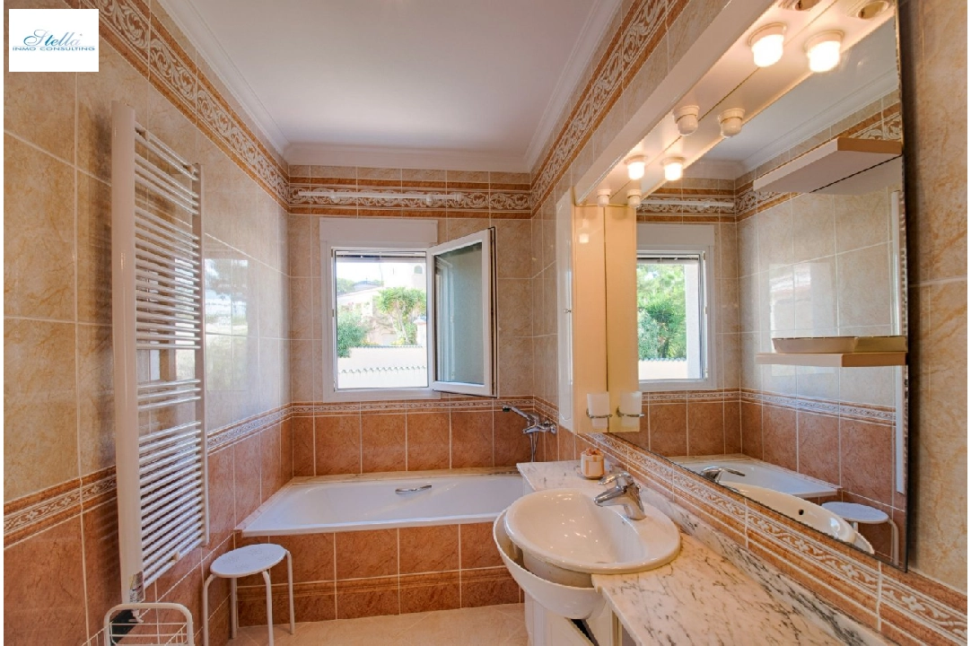 Villa in Benissa(El Magraner) te koop, woonoppervlakte 310 m², Airconditioning, grondstuk 1000 m², 4 slapkamer, 3 badkamer, Zwembad, ref.: AM-11829DA-3700-37