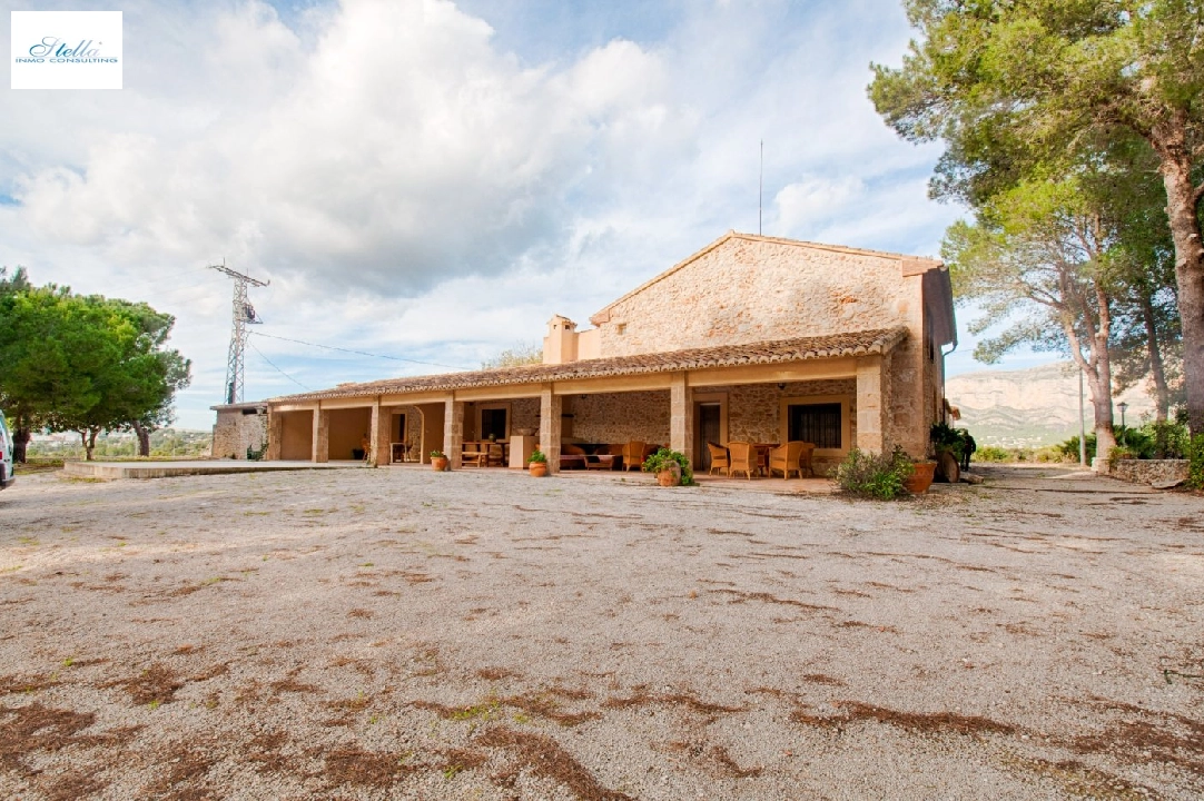 Finca in Gata de Gorgos(Campo) te koop, woonoppervlakte 450 m², grondstuk 100000 m², 4 slapkamer, 2 badkamer, ref.: AM-11846DA-3700-1