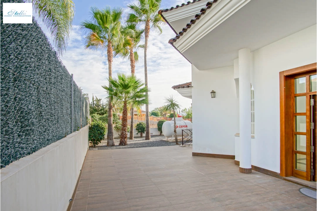 Villa in Alfaz del Pi(Arabi) te koop, woonoppervlakte 810 m², Airconditioning, grondstuk 1094 m², 5 slapkamer, 6 badkamer, Zwembad, ref.: BP-7030ALF-45