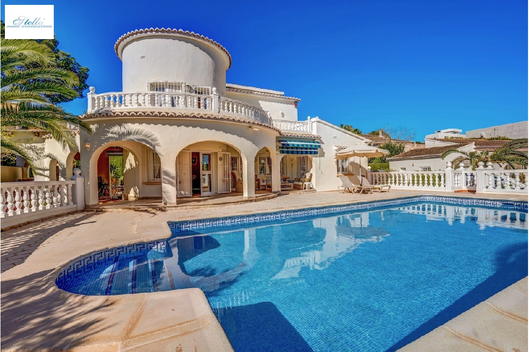 Villa in Moraira(Pinar del Advocat) te koop, woonoppervlakte 174 m², grondstuk 918 m², 4 slapkamer, 4 badkamer, Zwembad, ref.: CA-H-1733-AMBE-1
