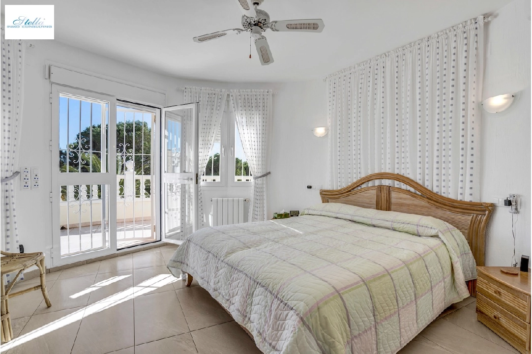 Villa in Moraira(Pinar del Advocat) te koop, woonoppervlakte 174 m², grondstuk 918 m², 4 slapkamer, 4 badkamer, Zwembad, ref.: CA-H-1733-AMBE-19