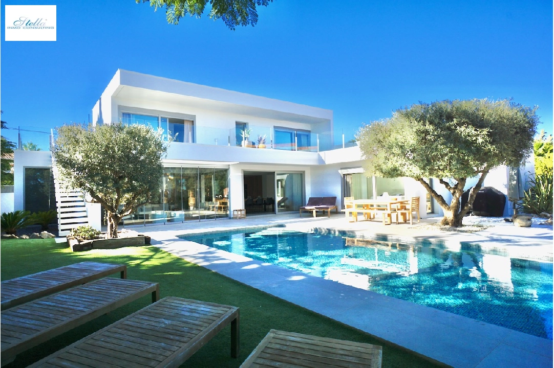 Villa in Benissa(La Fustera) te koop, woonoppervlakte 308 m², Airconditioning, grondstuk 850 m², 4 slapkamer, 3 badkamer, Zwembad, ref.: CA-H-1723-AMBI-1
