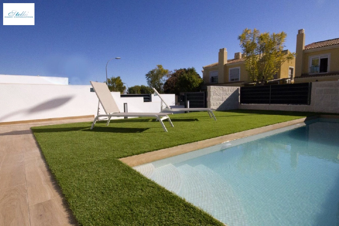 Villa in El Campello(El Campello) te koop, woonoppervlakte 220 m², grondstuk 500 m², 4 slapkamer, 3 badkamer, Zwembad, ref.: AM-1110DA-3700-2
