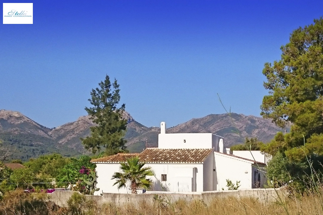 Villa in Jalon(La Solana) te koop, woonoppervlakte 150 m², grondstuk 1310 m², 4 slapkamer, 1 badkamer, ref.: BP-4366JAL-1