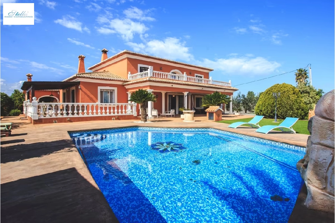 Villa in Denia(Torrecarrals) te koop, woonoppervlakte 442 m², Staat netjes, + Centrale verwarming, grondstuk 4441 m², 3 slapkamer, 4 badkamer, Zwembad, ref.: MNC-0124-3