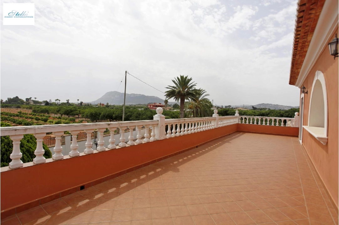 Villa in Denia(Torrecarrals) te koop, woonoppervlakte 442 m², Staat netjes, + Centrale verwarming, grondstuk 4441 m², 3 slapkamer, 4 badkamer, Zwembad, ref.: MNC-0124-41