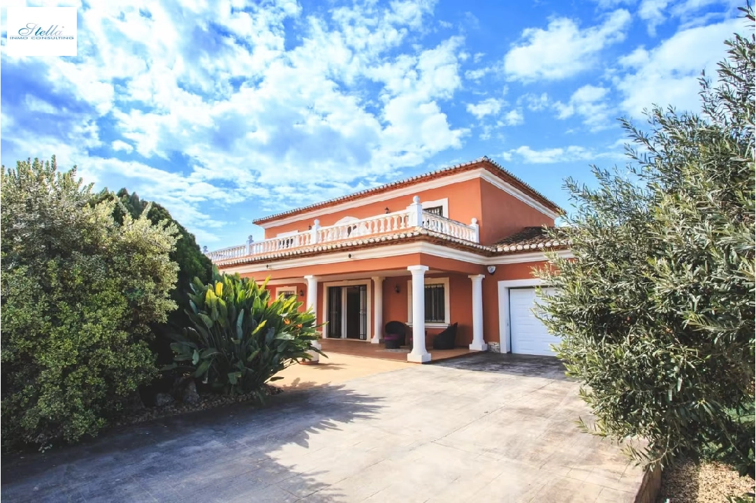 Villa in Denia(Torrecarrals) te koop, woonoppervlakte 442 m², Staat netjes, + Centrale verwarming, grondstuk 4441 m², 3 slapkamer, 4 badkamer, Zwembad, ref.: MNC-0124-5