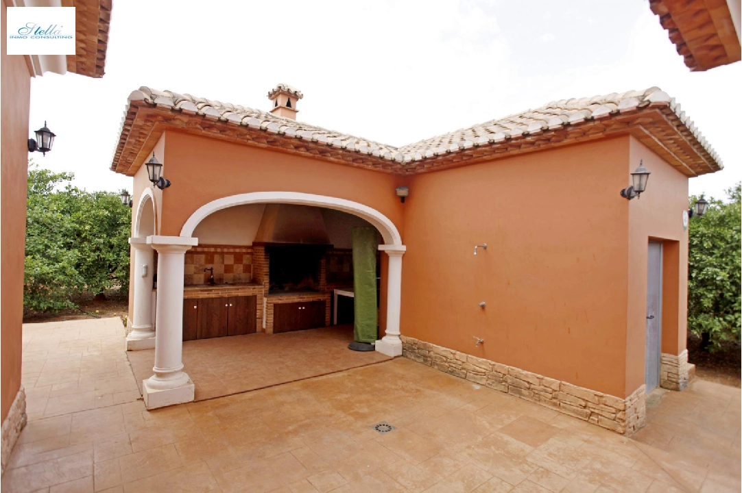 Villa in Denia(Torrecarrals) te koop, woonoppervlakte 442 m², Staat netjes, + Centrale verwarming, grondstuk 4441 m², 3 slapkamer, 4 badkamer, Zwembad, ref.: MNC-0124-53