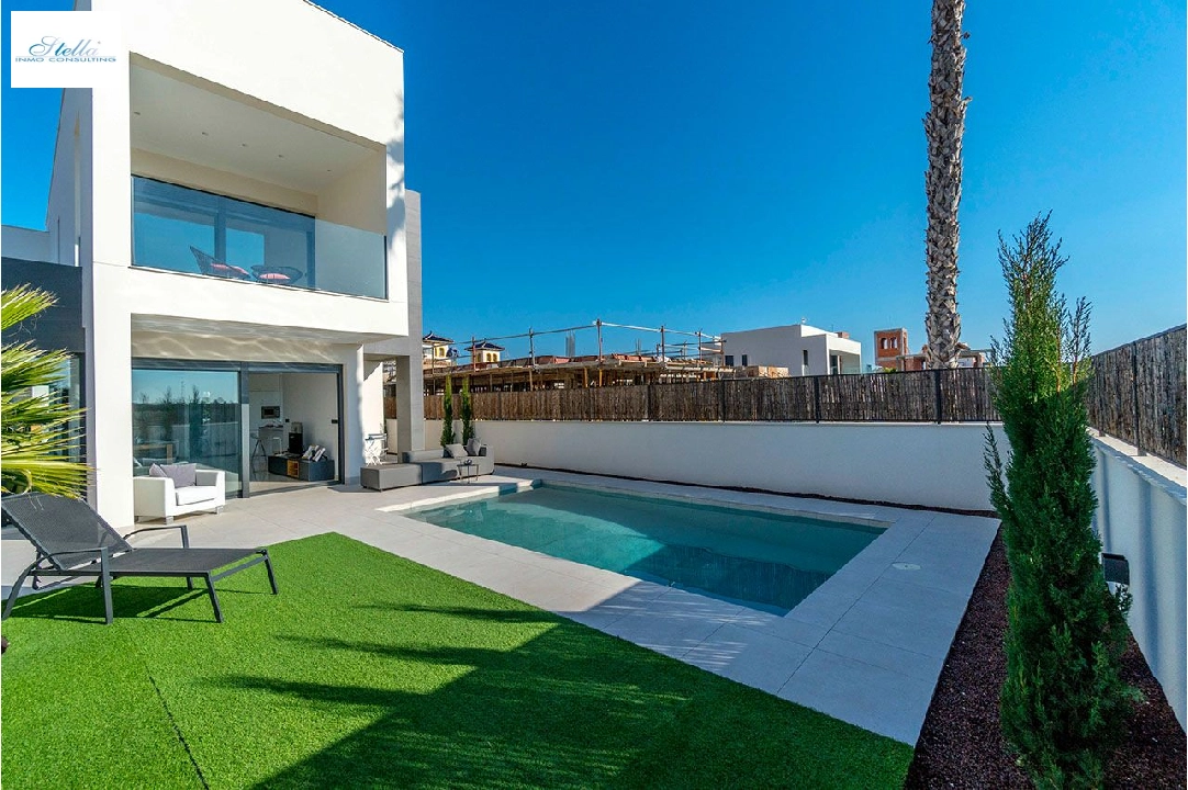 Villa in La Marina te koop, woonoppervlakte 235 m², Staat Eerste bewoning, Airconditioning, grondstuk 272 m², 3 slapkamer, 3 badkamer, Zwembad, ref.: HA-MAN-246-E01-2