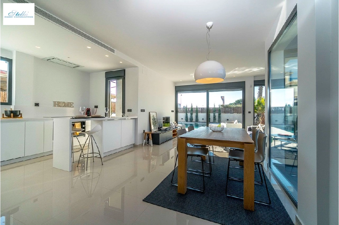 Villa in La Marina te koop, woonoppervlakte 235 m², Staat Eerste bewoning, Airconditioning, grondstuk 272 m², 3 slapkamer, 3 badkamer, Zwembad, ref.: HA-MAN-246-E01-5