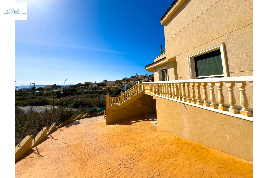 Villa in El Campello(Cala dor) te koop, woonoppervlakte 260 m², Airconditioning, grondstuk 804 m², 3 slapkamer, 2 badkamer, ref.: AM-1238DA-3700-10