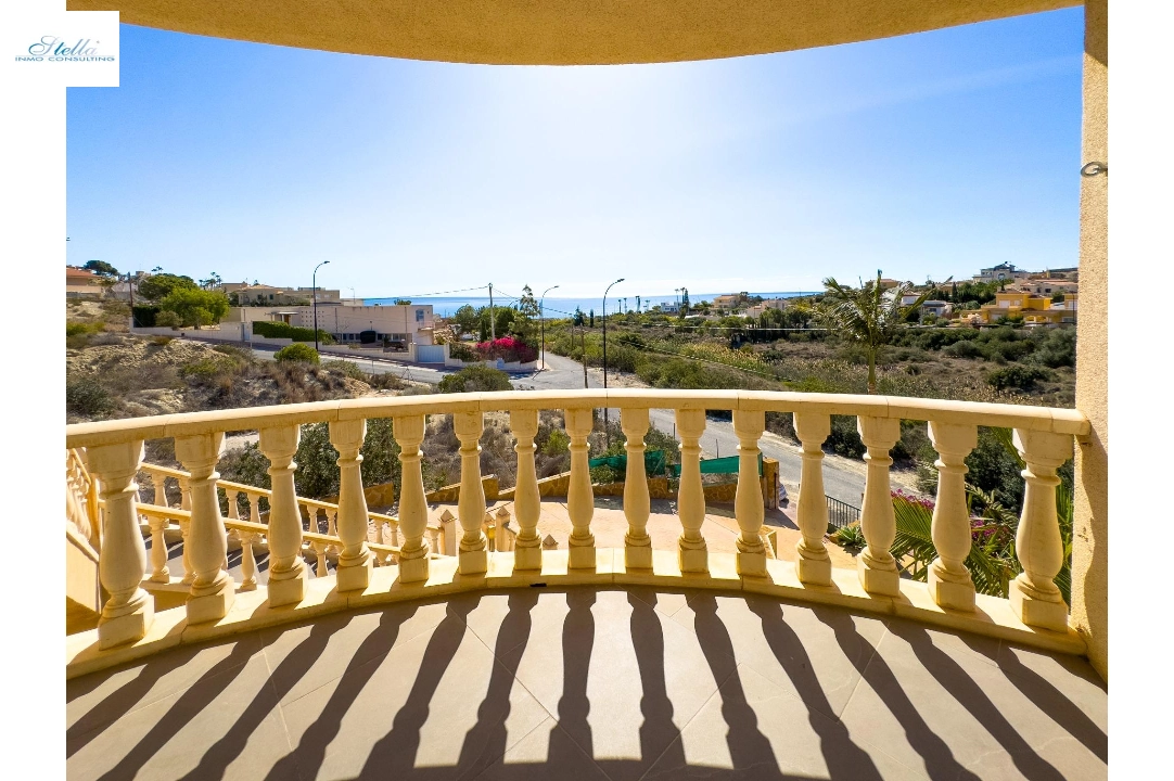 Villa in El Campello(Cala dor) te koop, woonoppervlakte 260 m², Airconditioning, grondstuk 804 m², 3 slapkamer, 2 badkamer, ref.: AM-1238DA-3700-11