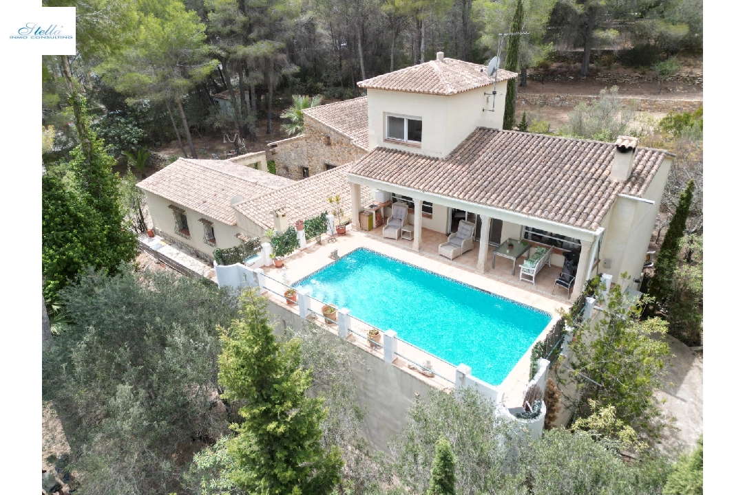 Villa in Denia-La Sella te koop, woonoppervlakte 250 m², Bouwjaar 1997, Staat netjes, + Centrale verwarming, Airconditioning, grondstuk 6652 m², 4 slapkamer, 3 badkamer, Zwembad, ref.: FK-0724-1