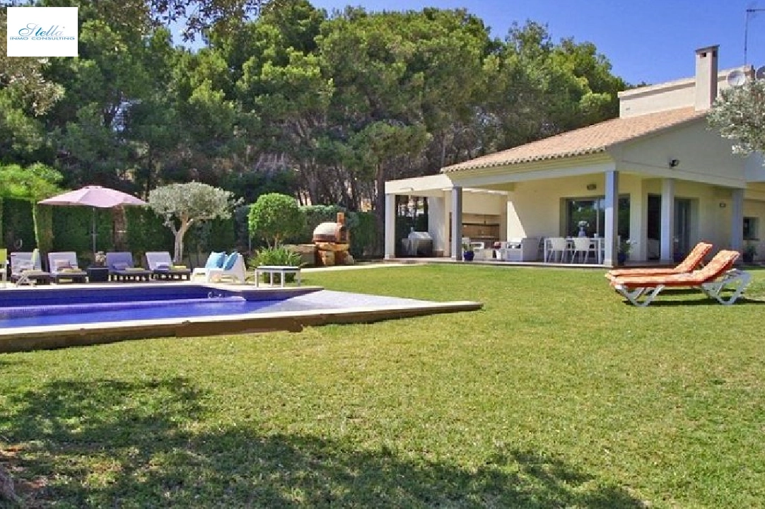 Villa in Moraira(La Cometa) te koop, woonoppervlakte 268 m², Airconditioning, grondstuk 1846 m², 5 slapkamer, 4 badkamer, Zwembad, ref.: CA-H-1780-AMB-1