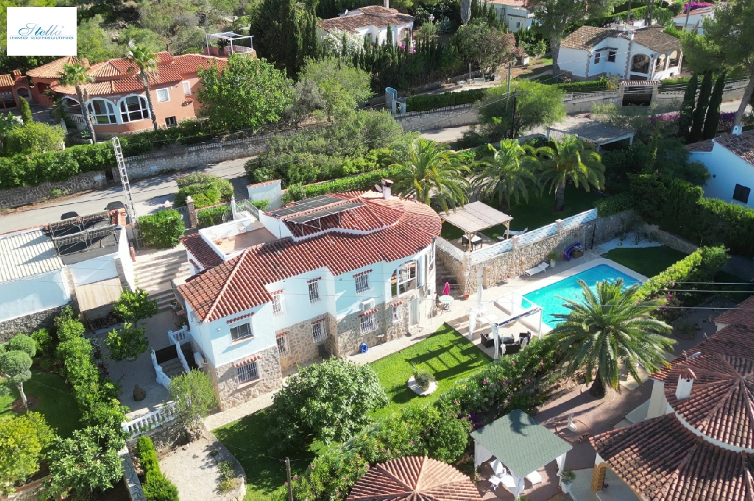 Villa in Denia te koop, woonoppervlakte 185 m², Bouwjaar 1979, Staat netjes, + Centrale verwarming, Airconditioning, grondstuk 946 m², 3 slapkamer, 3 badkamer, Zwembad, ref.: FK-0924-1