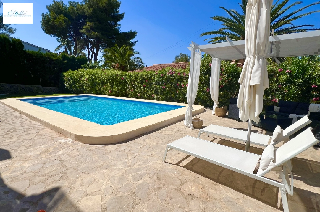 Villa in Denia te koop, woonoppervlakte 185 m², Bouwjaar 1979, Staat netjes, + Centrale verwarming, Airconditioning, grondstuk 946 m², 3 slapkamer, 3 badkamer, Zwembad, ref.: FK-0924-15