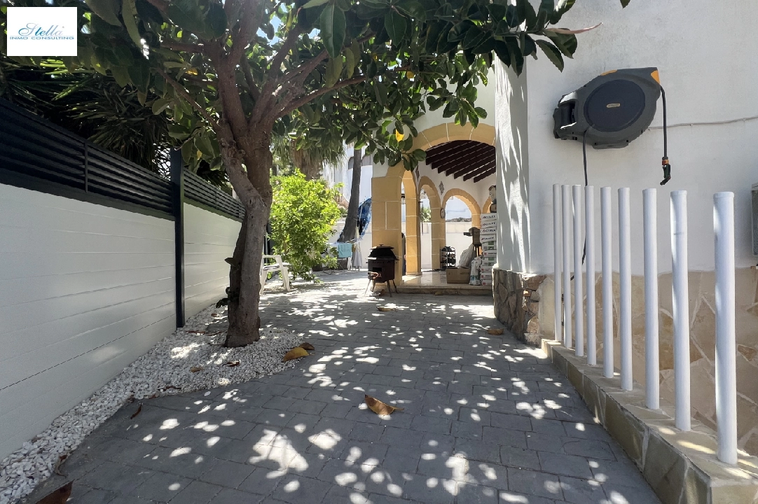 Villa in Denia(Galeretes) te koop, woonoppervlakte 100 m², Bouwjaar 1990, Staat gemoderniseerd, + Verwarming, Airconditioning, grondstuk 300 m², 2 slapkamer, 2 badkamer, ref.: GC-0124-17