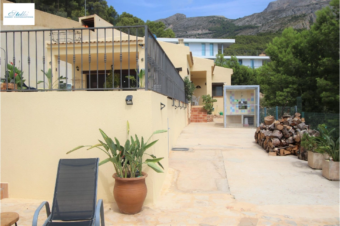 Villa in Callosa d-en Sarria(Callosa D en Sarria) te koop, woonoppervlakte 162 m², grondstuk 670 m², 4 slapkamer, 2 badkamer, Zwembad, ref.: COB-3147-10535-8