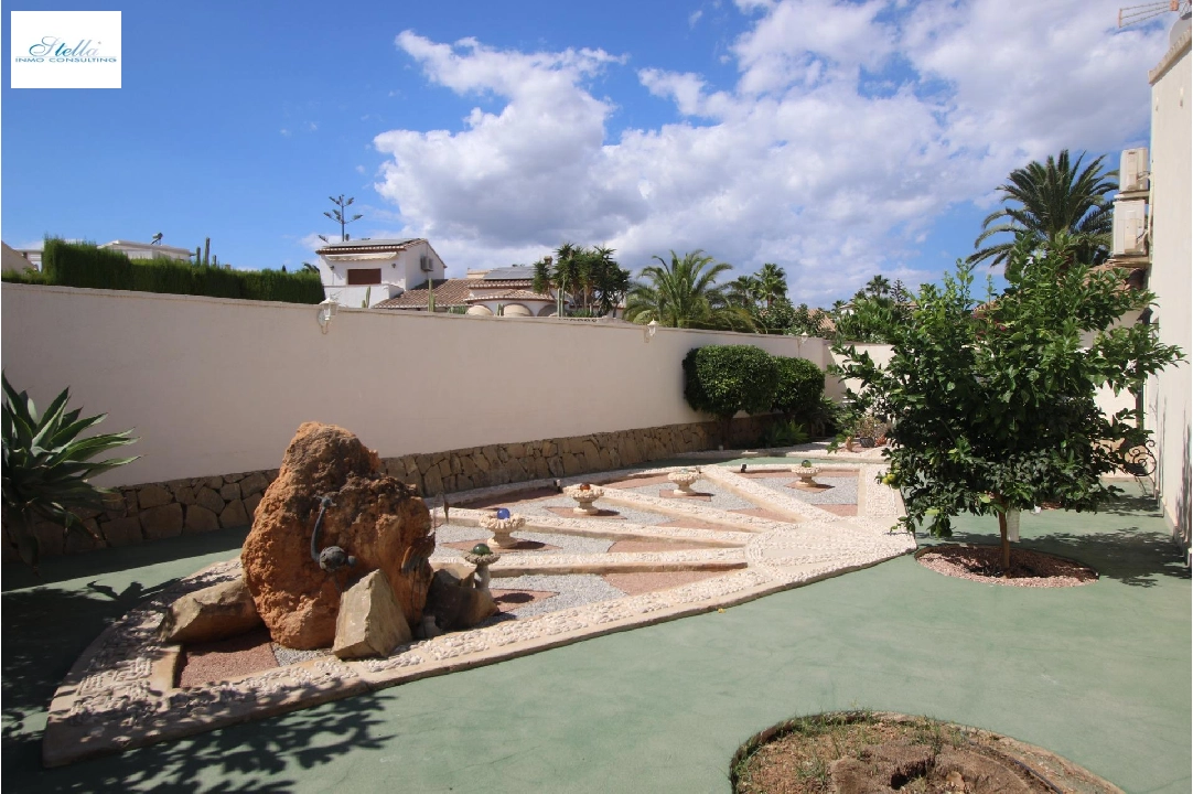 Villa in Calpe(Pla roig) te koop, woonoppervlakte 212 m², Airconditioning, grondstuk 800 m², 2 slapkamer, 2 badkamer, Zwembad, ref.: COB-3301-10535-27