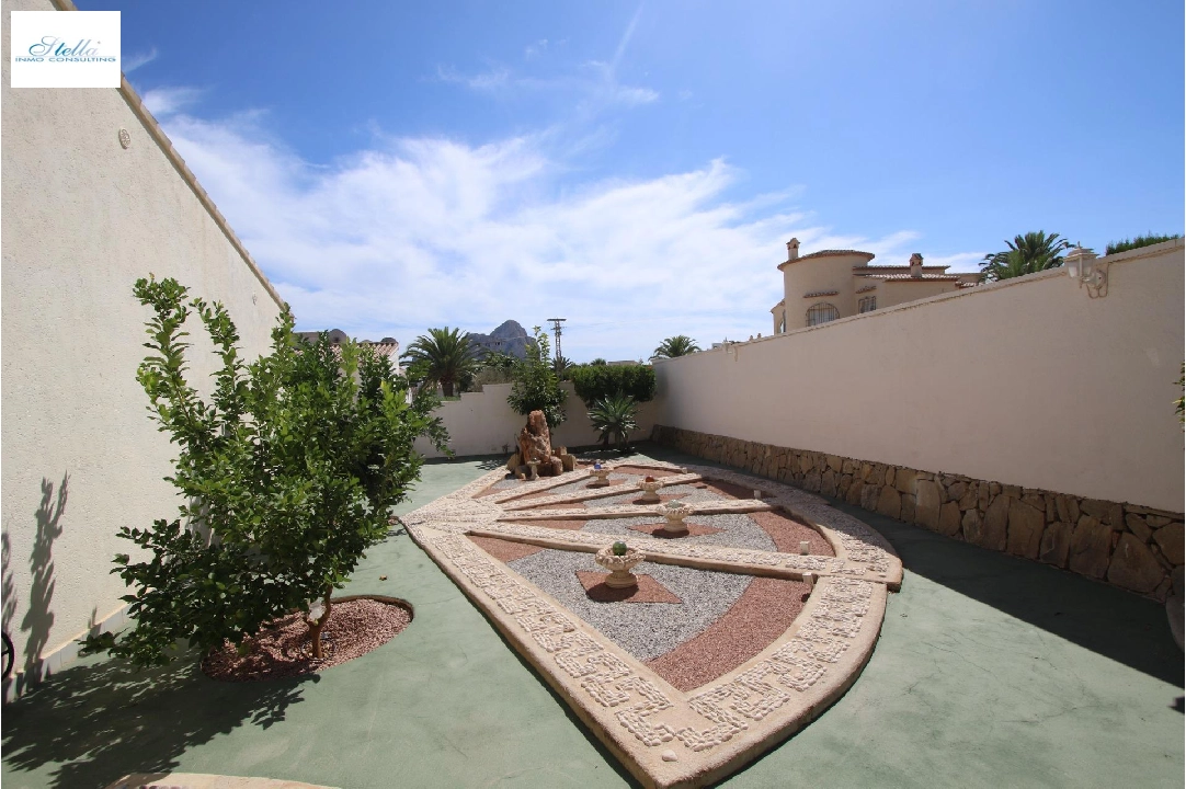 Villa in Calpe(Pla roig) te koop, woonoppervlakte 212 m², Airconditioning, grondstuk 800 m², 2 slapkamer, 2 badkamer, Zwembad, ref.: COB-3301-10535-28