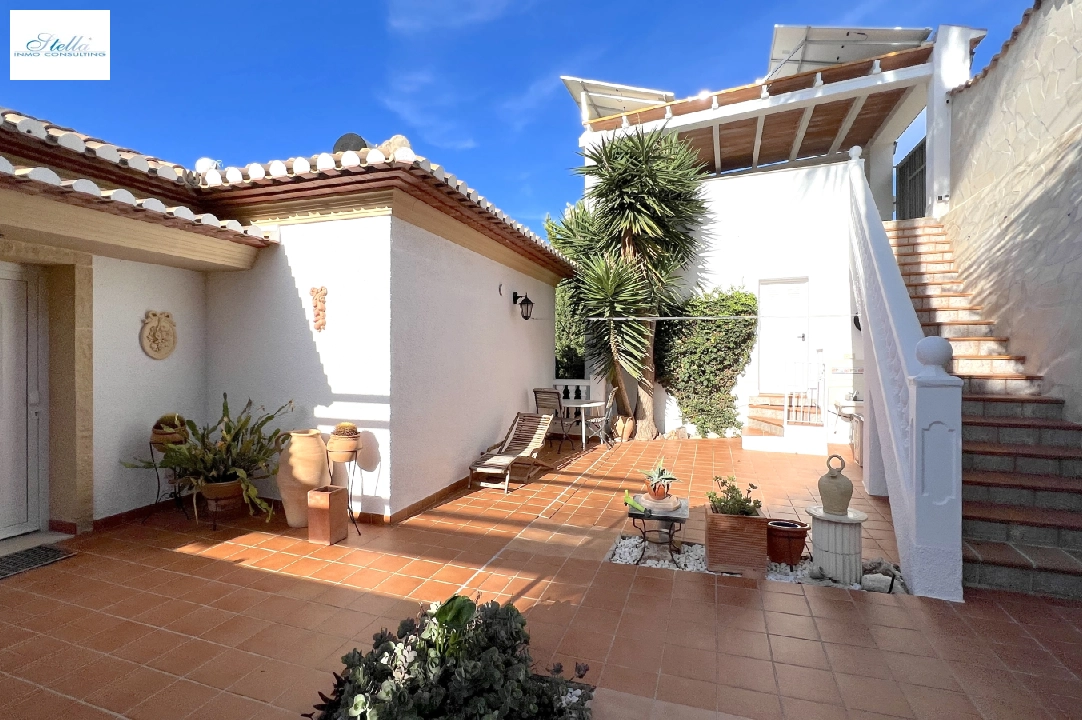 Villa in Denia(Marquesa VI) te koop, woonoppervlakte 122 m², Bouwjaar 2001, Staat netjes, + Vloerverwarming, Airconditioning, grondstuk 802 m², 4 slapkamer, 3 badkamer, Zwembad, ref.: SC-T0924-40