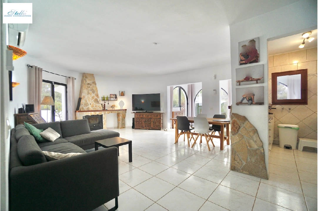 Villa in Benissa(Fanadix) te koop, woonoppervlakte 180 m², Airconditioning, grondstuk 1215 m², 5 slapkamer, 4 badkamer, Zwembad, ref.: CA-H-1812-AMB-19