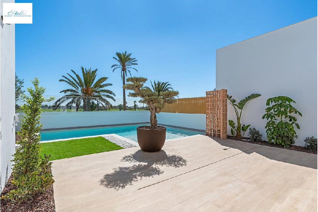 Villa in Los Alcazares te koop, woonoppervlakte 108 m², Staat Eerste bewoning, grondstuk 297 m², 3 slapkamer, 2 badkamer, Zwembad, ref.: HA-LAN-433-E01-4