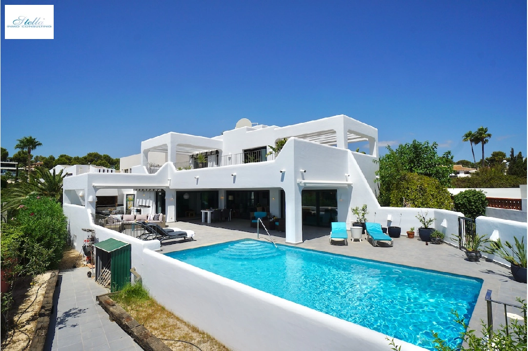 Villa in Moraira(Camarrocha) te koop, woonoppervlakte 261 m², Airconditioning, grondstuk 831 m², 3 slapkamer, 3 badkamer, Zwembad, ref.: CA-H-1670-AMB-1