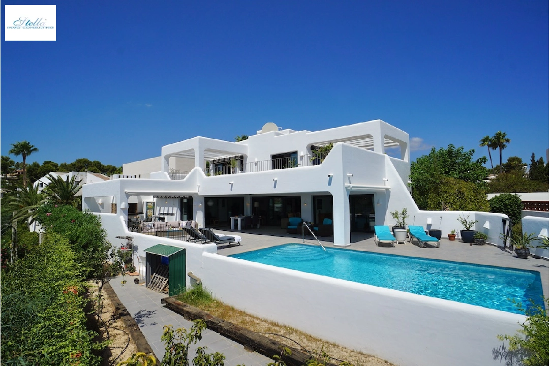 Villa in Moraira(Camarrocha) te koop, woonoppervlakte 261 m², Airconditioning, grondstuk 831 m², 3 slapkamer, 3 badkamer, Zwembad, ref.: CA-H-1670-AMB-11