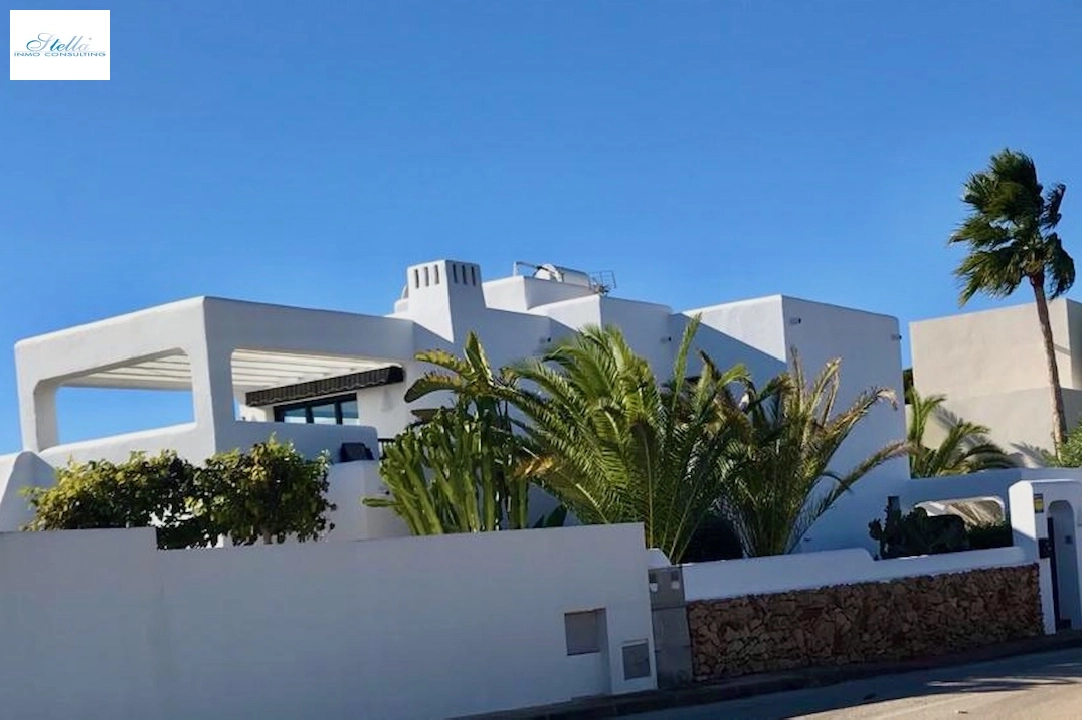 Villa in Moraira(Camarrocha) te koop, woonoppervlakte 261 m², Airconditioning, grondstuk 831 m², 3 slapkamer, 3 badkamer, Zwembad, ref.: CA-H-1670-AMB-14