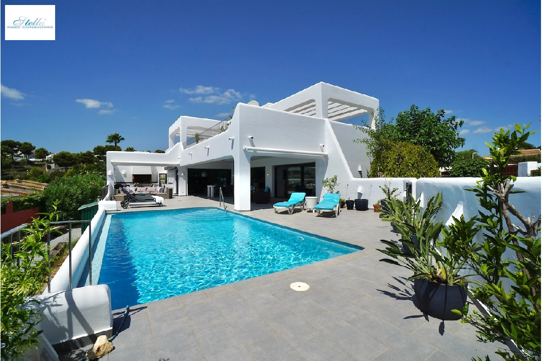 Villa in Moraira(Camarrocha) te koop, woonoppervlakte 261 m², Airconditioning, grondstuk 831 m², 3 slapkamer, 3 badkamer, Zwembad, ref.: CA-H-1670-AMB-6