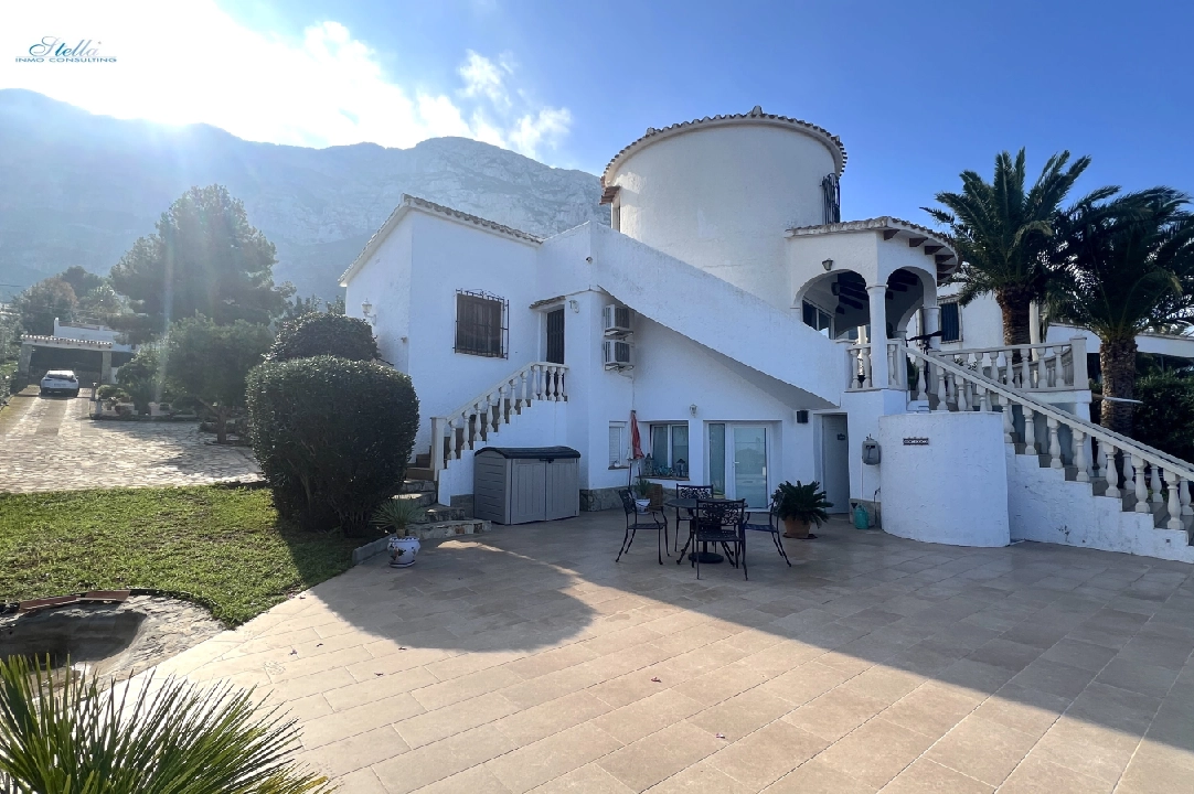 Villa in Denia te koop, woonoppervlakte 190 m², Bouwjaar 1984, Staat netjes, + KLIMA, Airconditioning, grondstuk 1900 m², 4 slapkamer, 4 badkamer, Zwembad, ref.: AS-1024-24