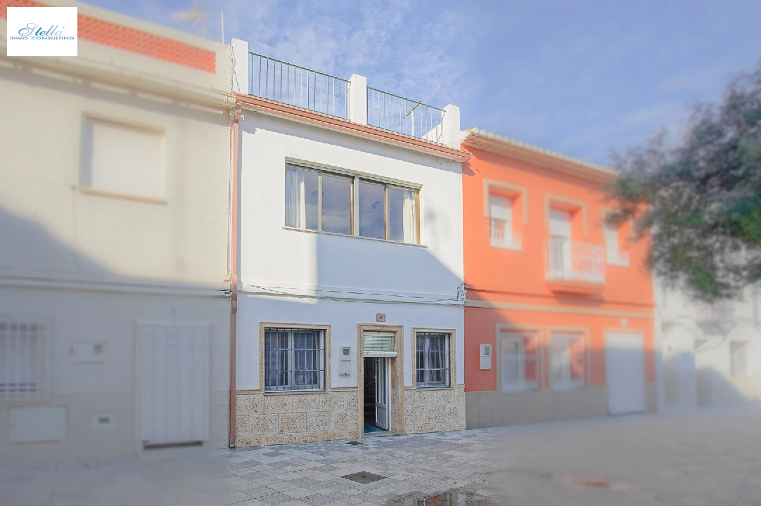 Stadthaus in Denia te koop, woonoppervlakte 82 m², Bouwjaar 1950, + KLIMA, Airconditioning, 3 slapkamer, 2 badkamer, Zwembad, ref.: BP-C3XY8224DEN-1