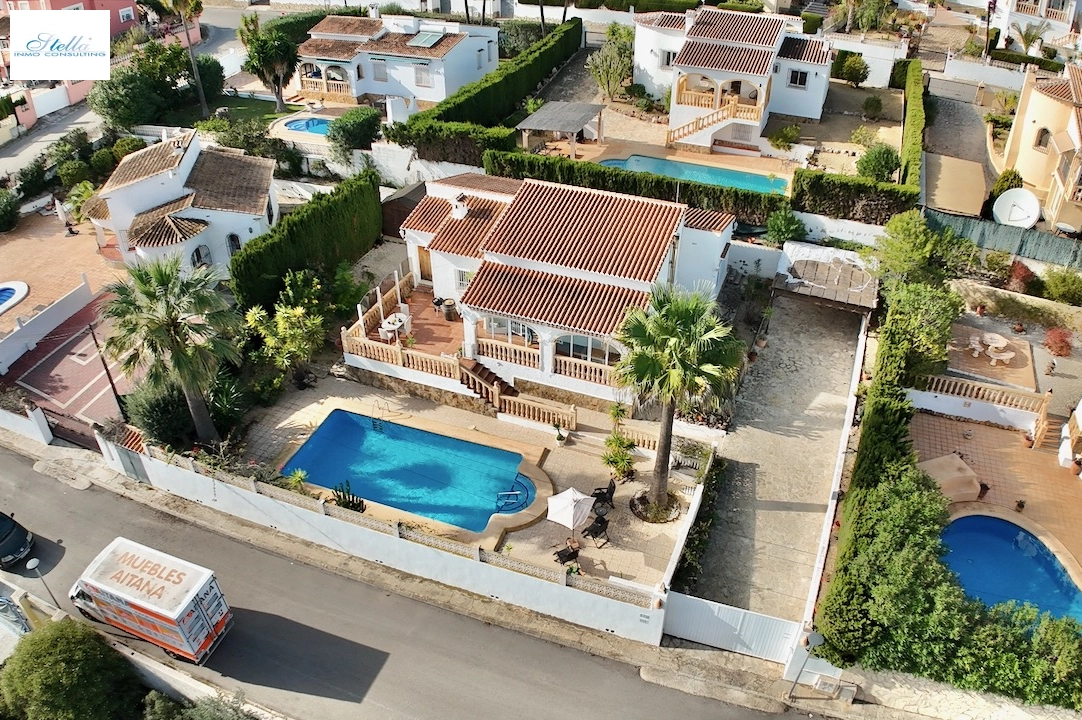 Villa in Benitachell(Les Fonts) te koop, woonoppervlakte 132 m², grondstuk 672 m², 3 slapkamer, 2 badkamer, Zwembad, ref.: CA-H-1844-AMBE-42