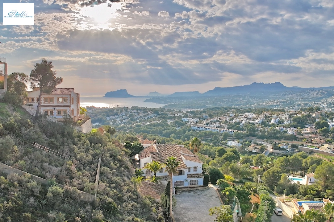 Villa in Moraira(Arnella) te koop, woonoppervlakte 248 m², Airconditioning, grondstuk 958 m², 5 slapkamer, 3 badkamer, Zwembad, ref.: CA-H-1854-AMB-37