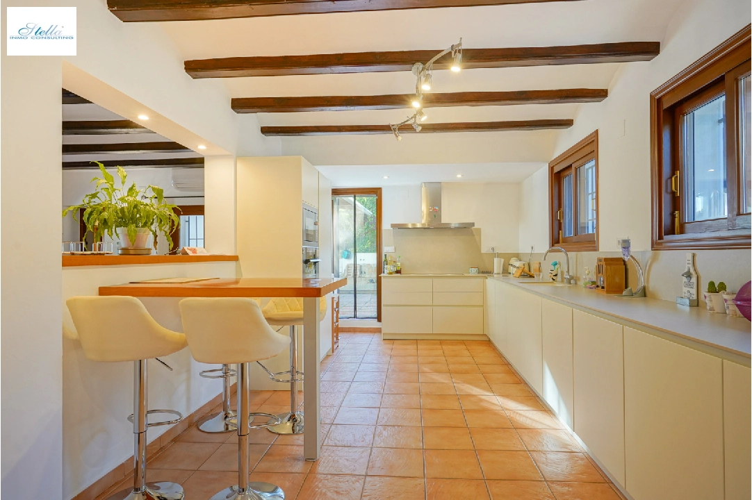 Villa in Javea te koop, woonoppervlakte 300 m², Bouwjaar 1983, Airconditioning, grondstuk 2190 m², 3 slapkamer, 3 badkamer, Zwembad, ref.: BP-C4XY4465JAV-21