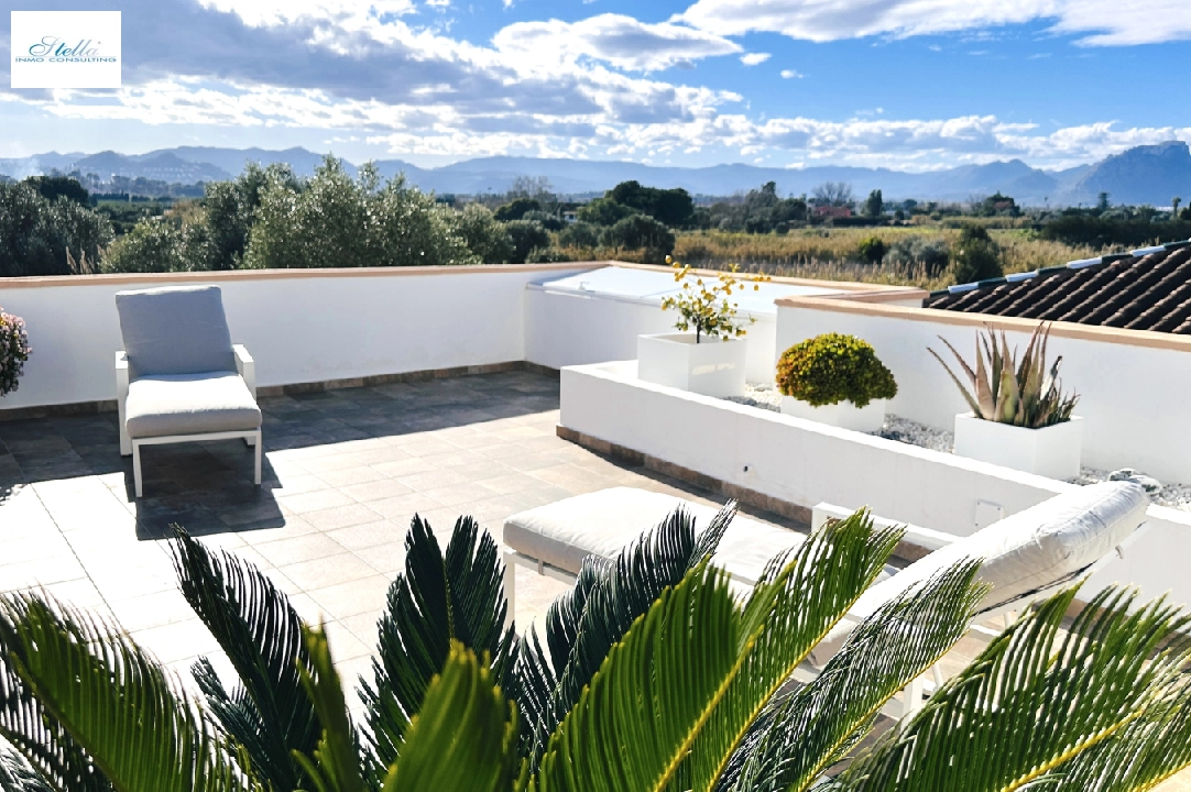 Penthouse Apartment in Denia(Las Marinas) te koop, woonoppervlakte 168 m², Bouwjaar 98, Staat als nieuw, + Vloerverwarming, Airconditioning, 4 slapkamer, 3 badkamer, Zwembad, ref.: AS-0325-12