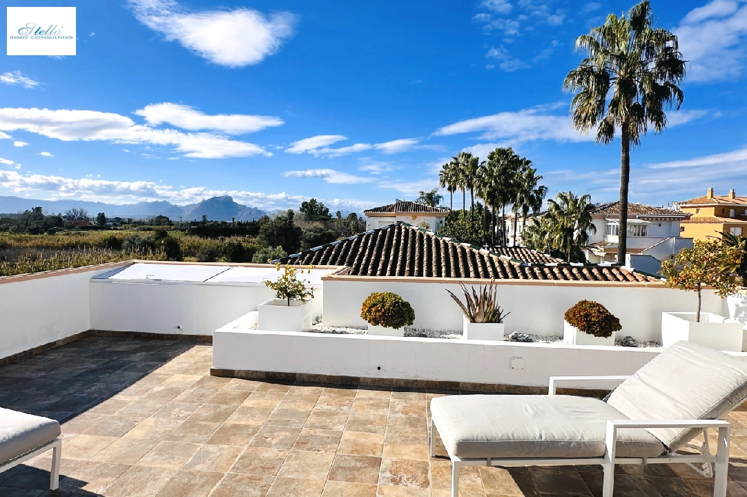 Penthouse Apartment in Denia(Las Marinas) te koop, woonoppervlakte 168 m², Bouwjaar 98, Staat als nieuw, + Vloerverwarming, Airconditioning, 4 slapkamer, 3 badkamer, Zwembad, ref.: AS-0325-6