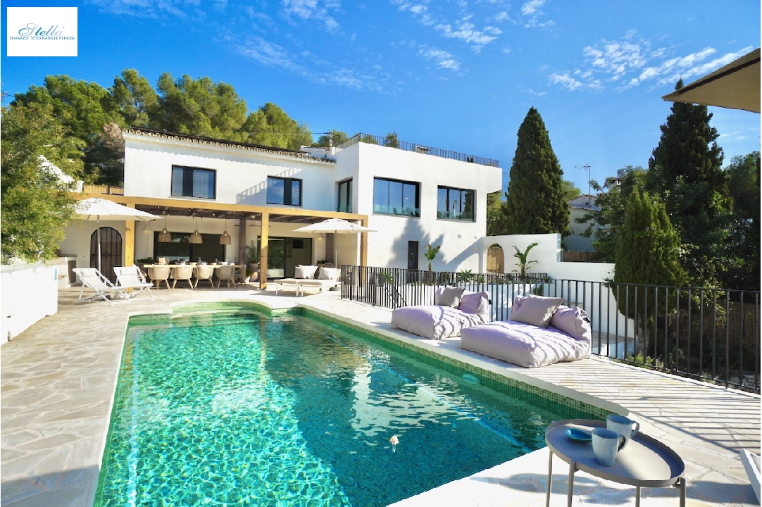 Villa in Moraira(Arnella) te koop, woonoppervlakte 270 m², Airconditioning, grondstuk 1099 m², 5 slapkamer, 4 badkamer, Zwembad, ref.: CA-H-1852-AMBEI-10