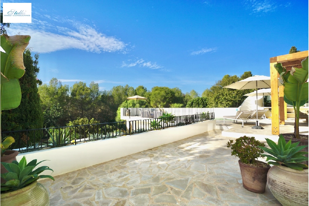 Villa in Moraira(Arnella) te koop, woonoppervlakte 270 m², Airconditioning, grondstuk 1099 m², 5 slapkamer, 4 badkamer, Zwembad, ref.: CA-H-1852-AMBEI-4