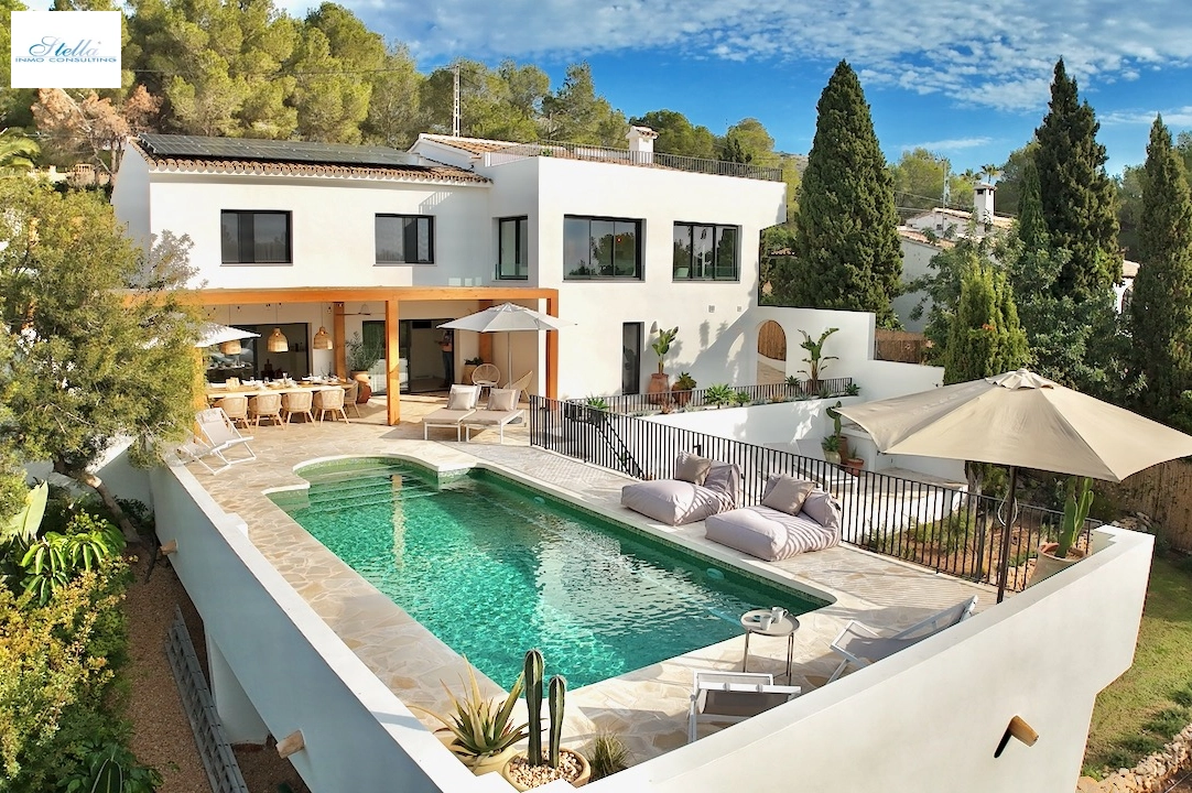 Villa in Moraira(Arnella) te koop, woonoppervlakte 270 m², Airconditioning, grondstuk 1099 m², 5 slapkamer, 4 badkamer, Zwembad, ref.: CA-H-1852-AMBEI-5