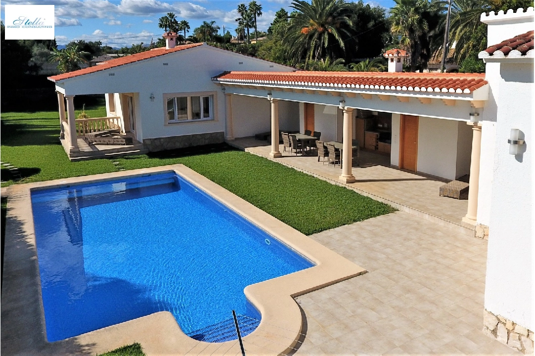 Villa in Denia(Torrecarrals) te koop, woonoppervlakte 290 m², Staat als nieuw, + Centrale verwarming, Airconditioning, grondstuk 3741 m², 5 slapkamer, 4 badkamer, Zwembad, ref.: SC-L0916-1