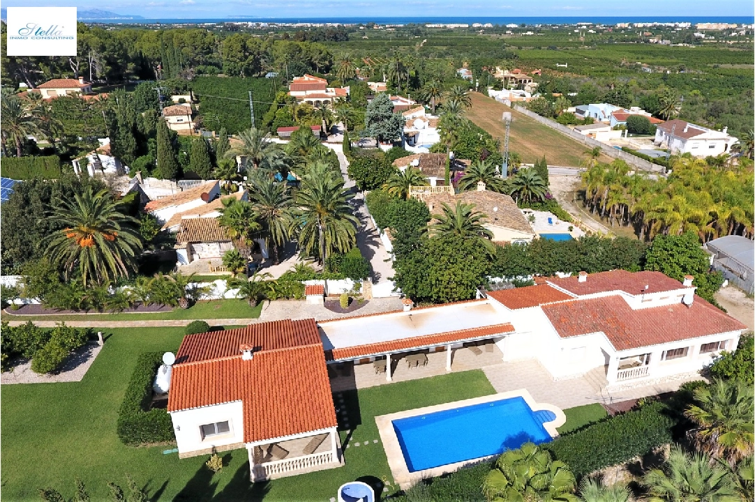 Villa in Denia(Torrecarrals) te koop, woonoppervlakte 290 m², Staat als nieuw, + Centrale verwarming, Airconditioning, grondstuk 3741 m², 5 slapkamer, 4 badkamer, Zwembad, ref.: SC-L0916-5